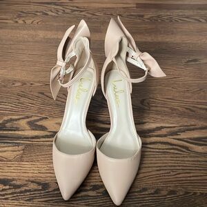 Like New! Lulus Lizaa Light Nude Bow Ankle Strap Pumps
Size 8.5